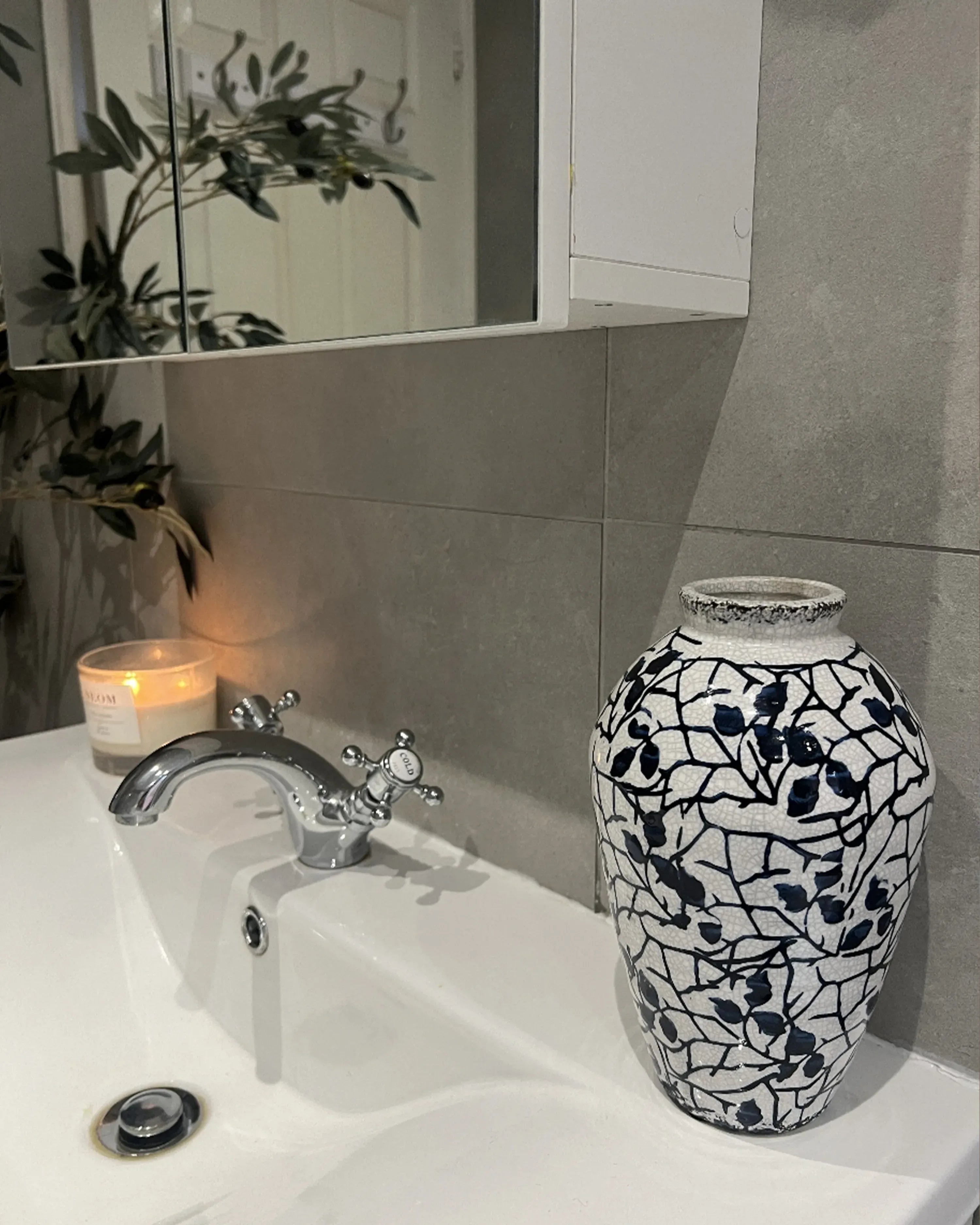 Vase à fleurs en grès cérame 20/22 cm Blanc et Bleu Marine – Fait à la main, Imperméable, pour l'intérieur